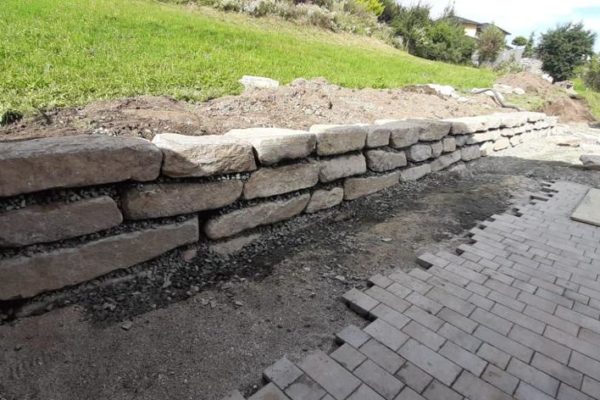 Zarfl Erdbau Steinmauer (2)